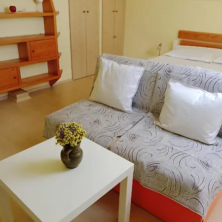 Stan Na Dan - アパート